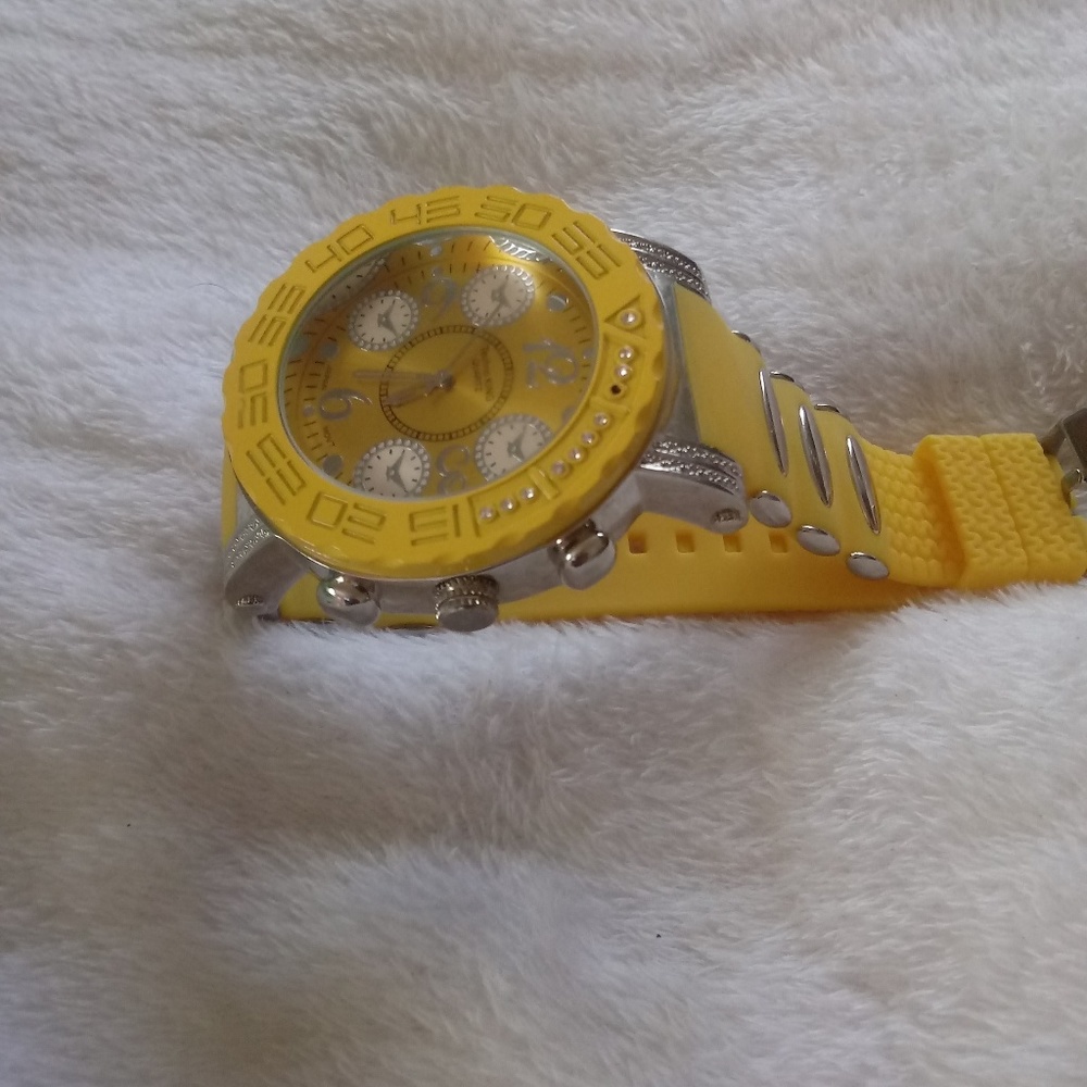 Watch - Picture 2 of 2
